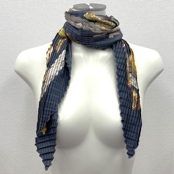 HERMES Latham pleated scarf/muffler in grey silk for men and women - Picture 4 of 9